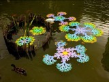 Floating Flakes / 2010 / Installation / 228 Park,Taipei
水花漂2010/裝置/二二八公園,台北